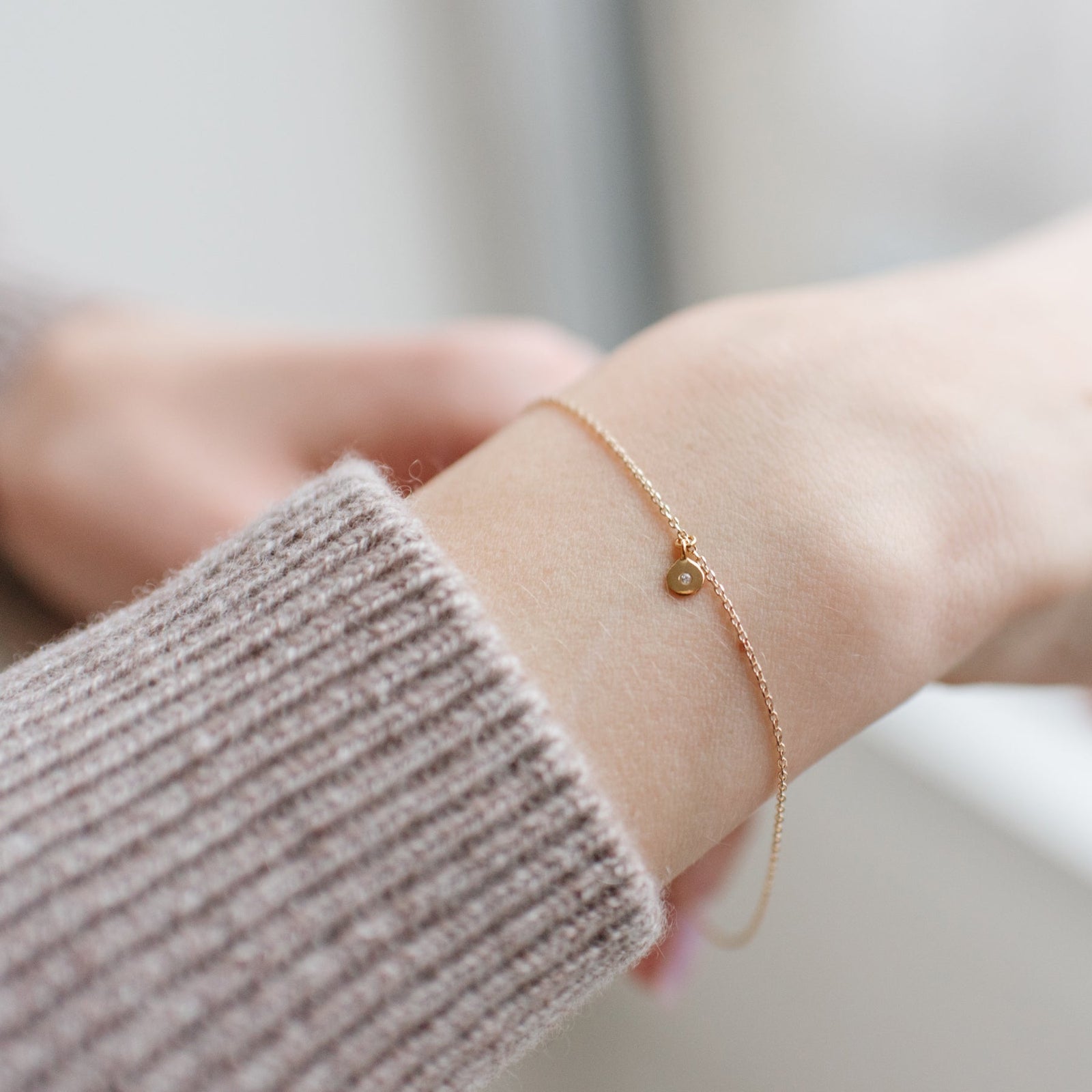 14K SOLID GOLD - LOVE NAMESAKE DISK CHARM - DIAMOND - SO PRETTY CARA COTTER