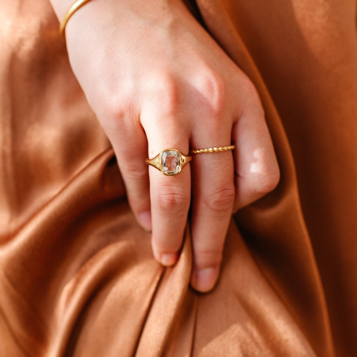 LOVE VINTAGE SIGNET RING - GOLD - SO PRETTY CARA COTTER