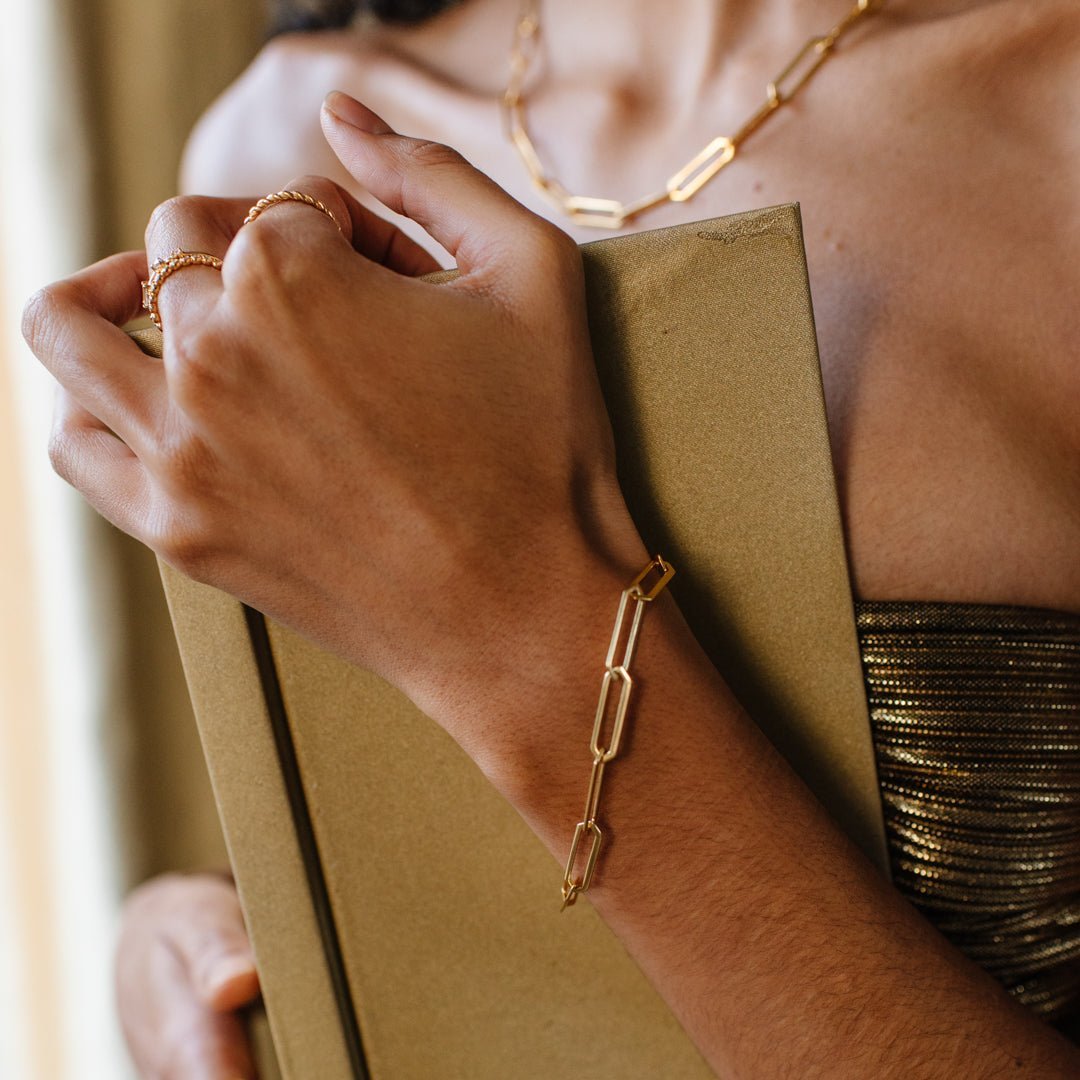 LUXE POISE OVAL BRACELET - GOLD - SO PRETTY CARA COTTER