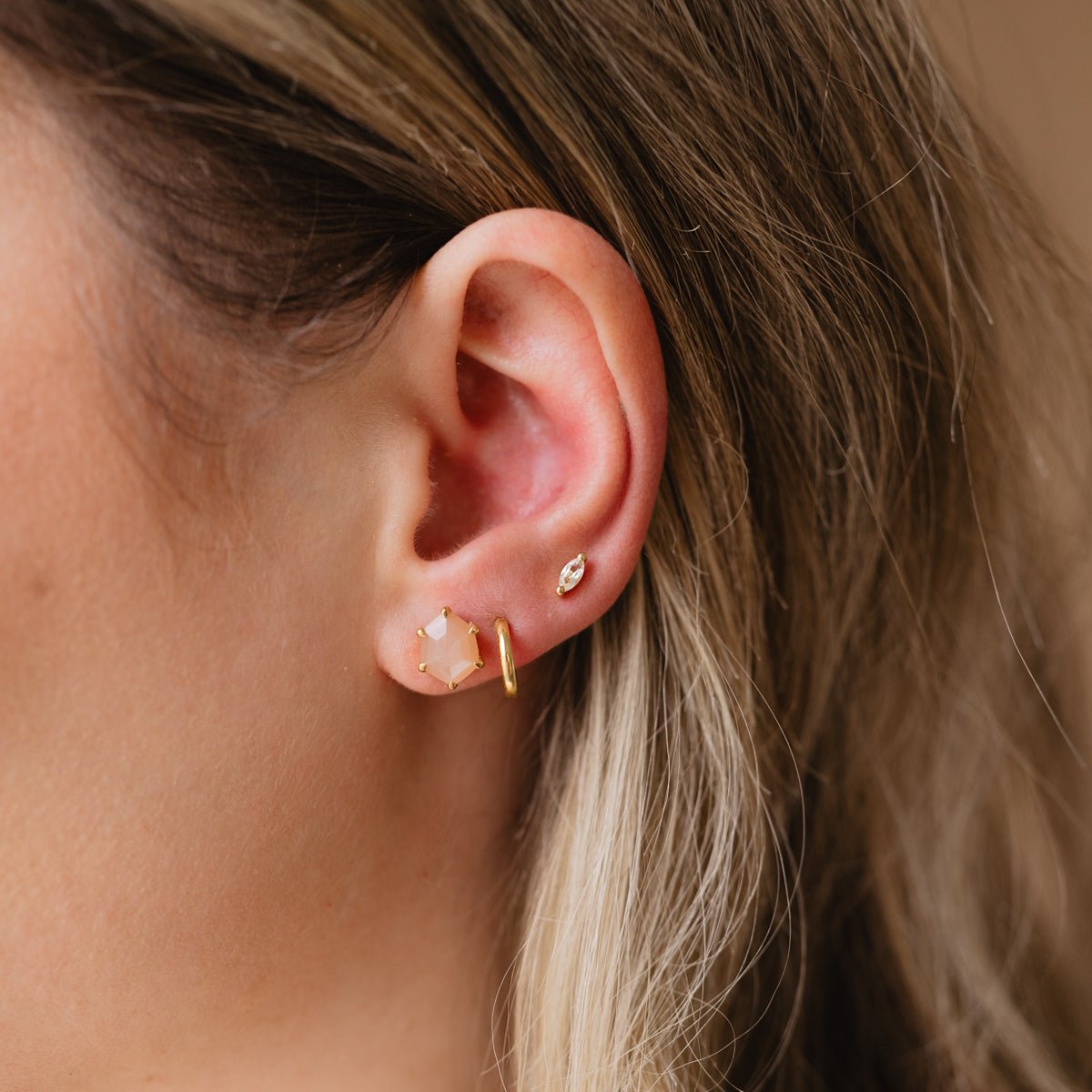 MINI HONOUR SHIELD STUD EARRINGS - PEACH MOONSTONE & GOLD - SO PRETTY CARA COTTER