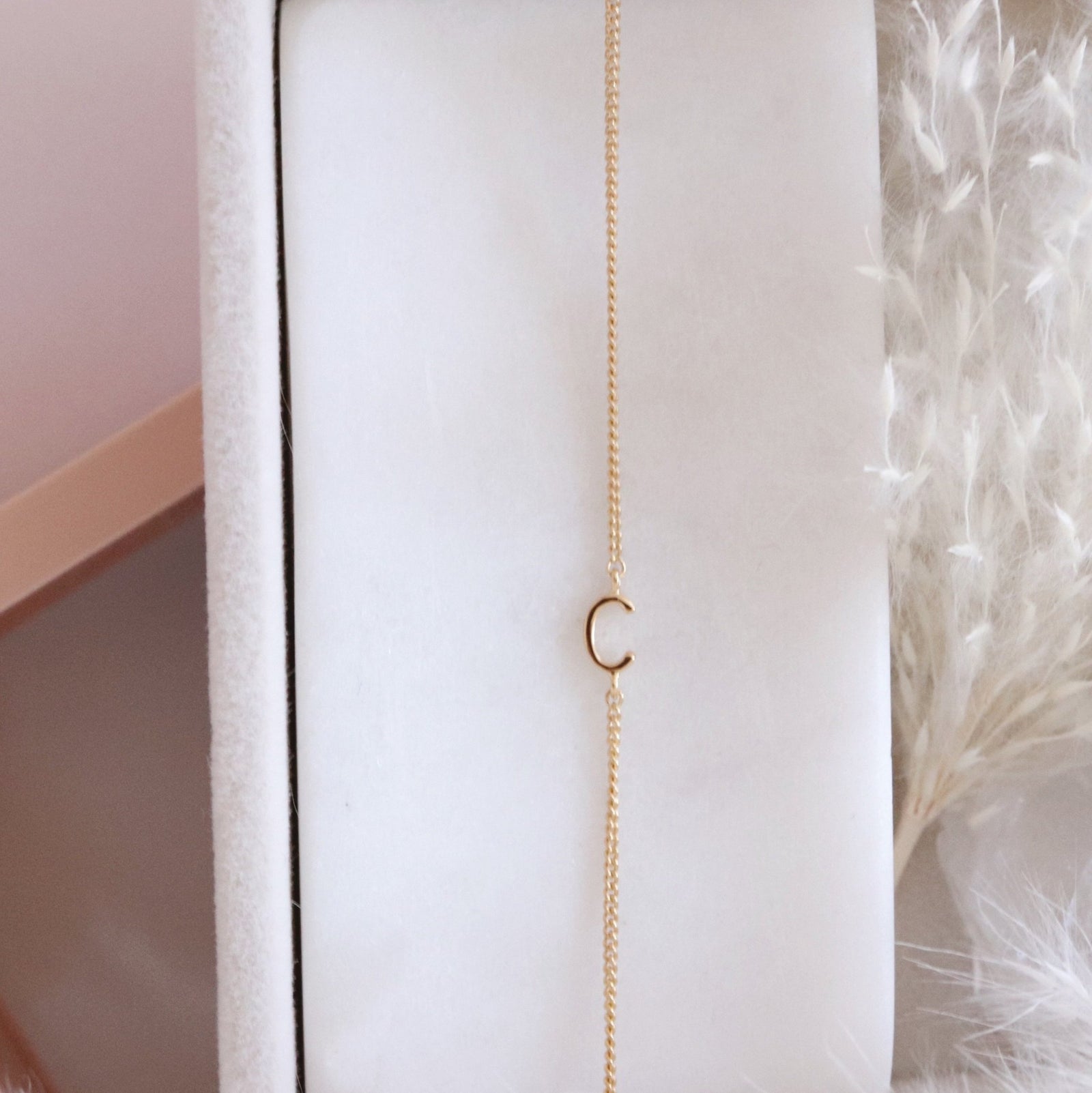 NOTABLE OFFSET INITIAL NECKLACE - C - GOLD - SO PRETTY CARA COTTER