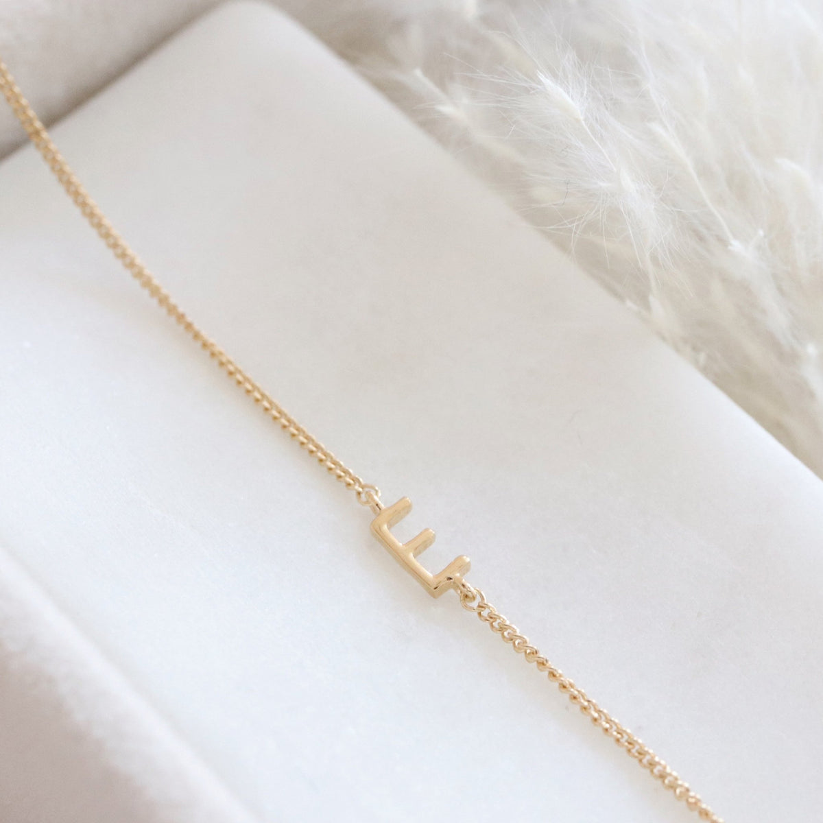 NOTABLE OFFSET INITIAL NECKLACE - E - GOLD - SO PRETTY CARA COTTER