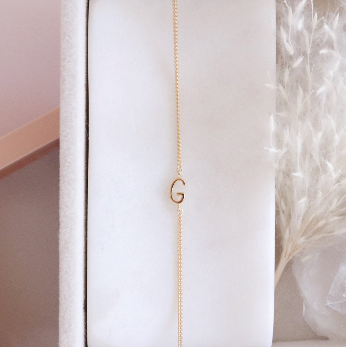 NOTABLE OFFSET INITIAL NECKLACE - G - GOLD - SO PRETTY CARA COTTER