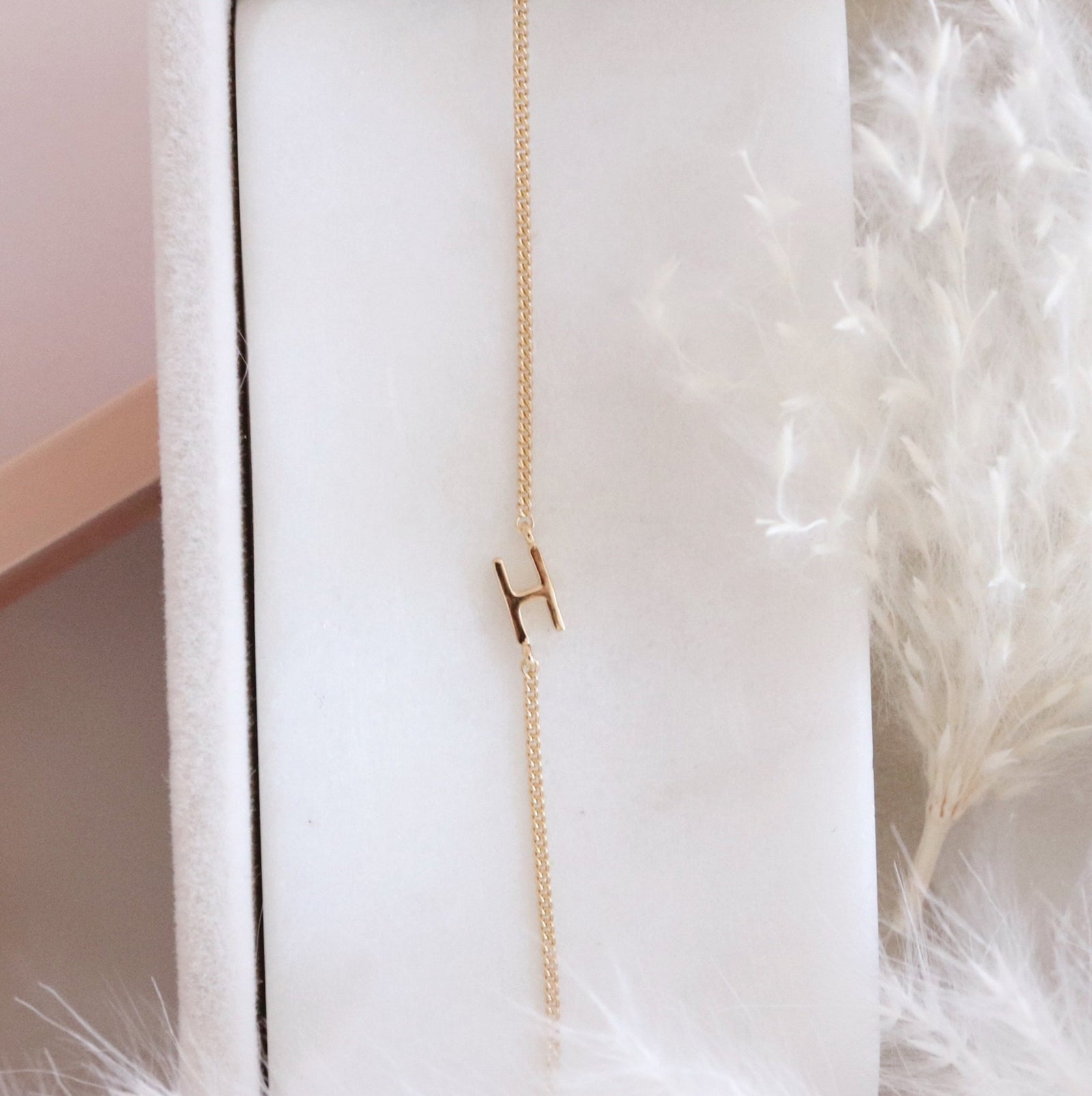 NOTABLE OFFSET INITIAL NECKLACE - H - GOLD - SO PRETTY CARA COTTER