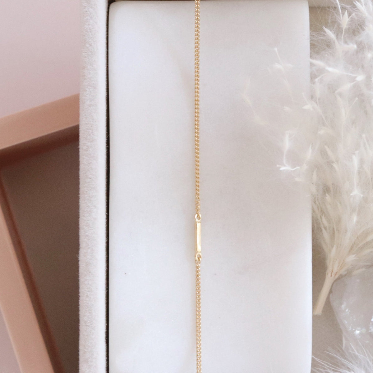 NOTABLE OFFSET INITIAL NECKLACE - I - GOLD - SO PRETTY CARA COTTER