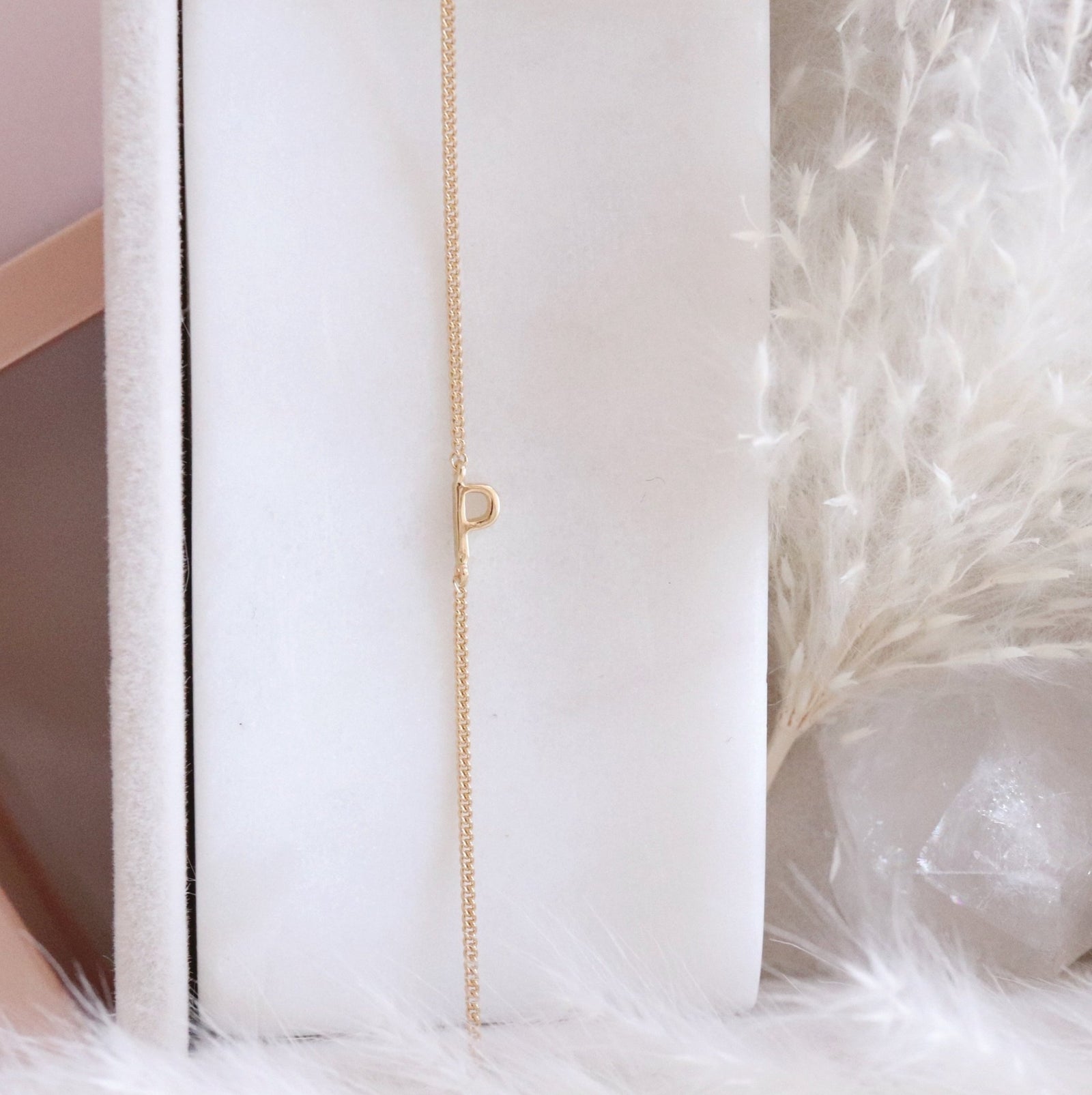 NOTABLE OFFSET INITIAL NECKLACE - P - GOLD - SO PRETTY CARA COTTER