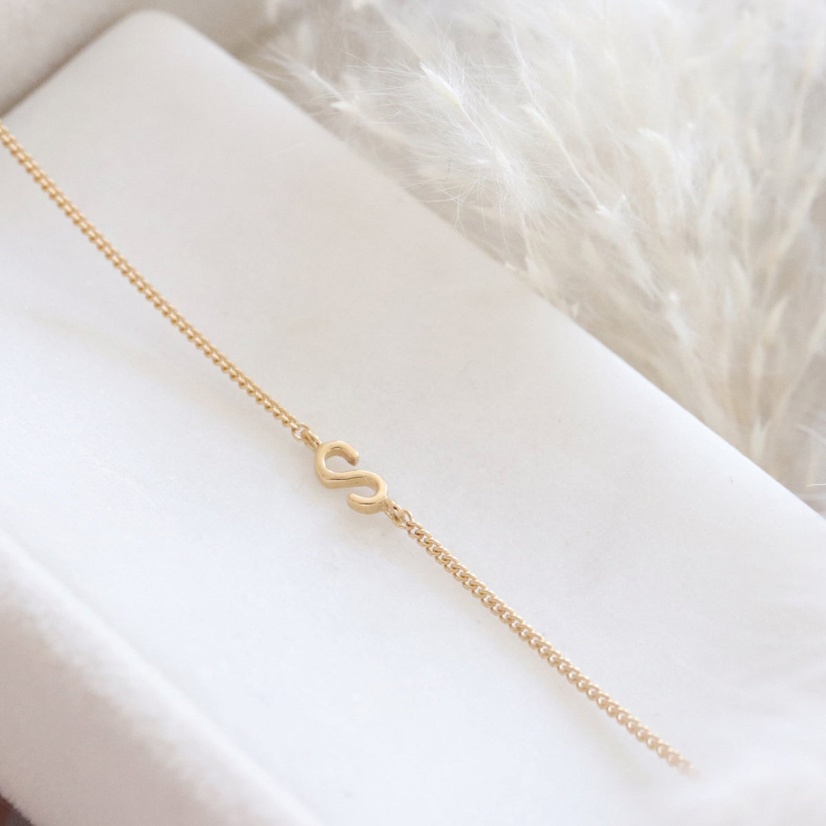 NOTABLE OFFSET INITIAL NECKLACE - S - GOLD - SO PRETTY CARA COTTER