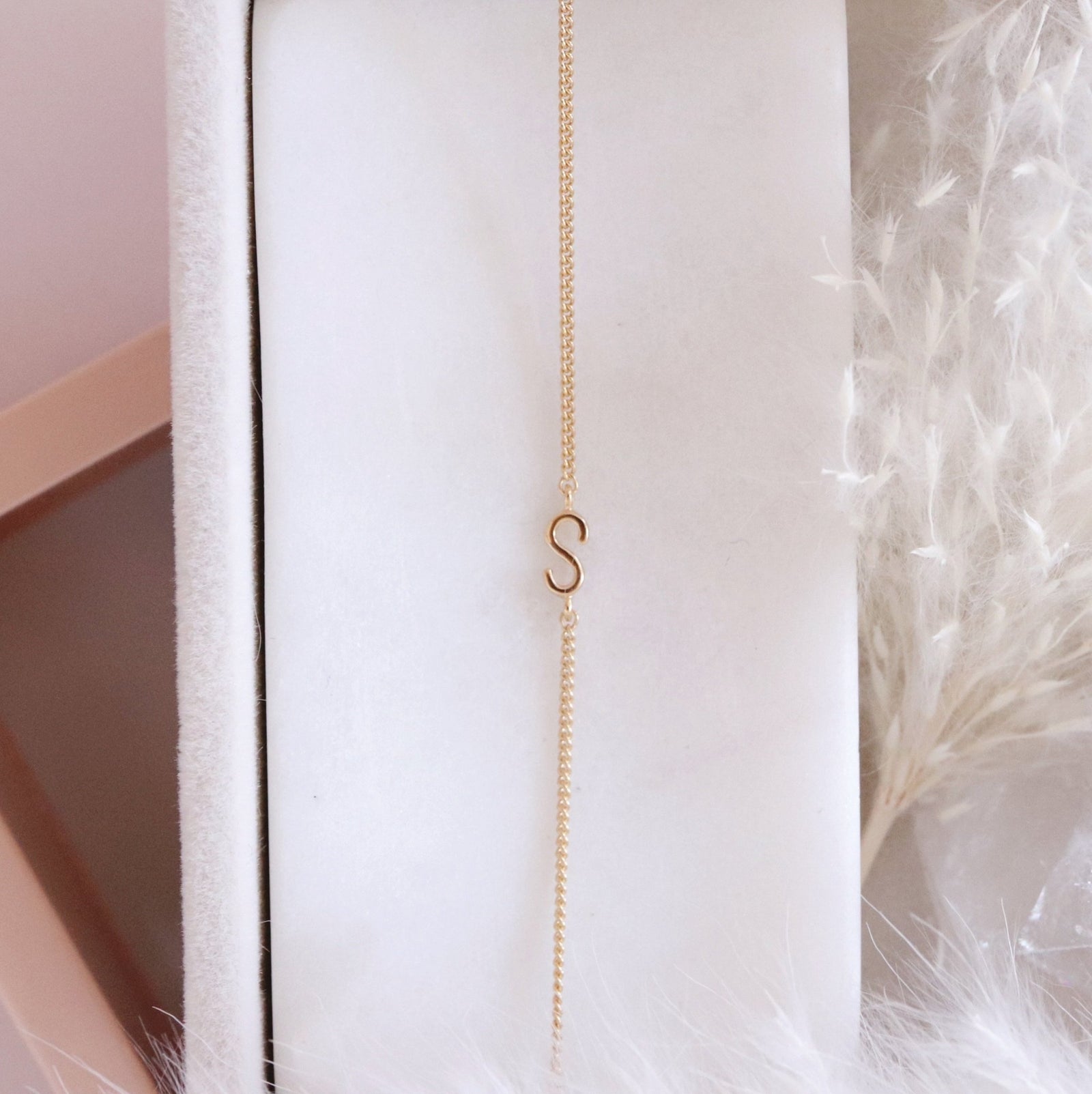 NOTABLE OFFSET INITIAL NECKLACE - S - GOLD - SO PRETTY CARA COTTER