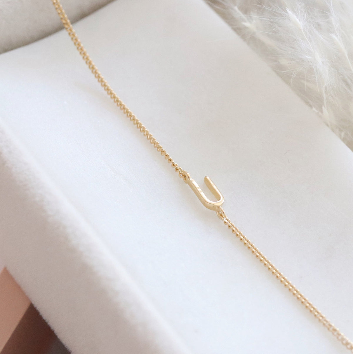 NOTABLE OFFSET INITIAL NECKLACE - U - GOLD - SO PRETTY CARA COTTER