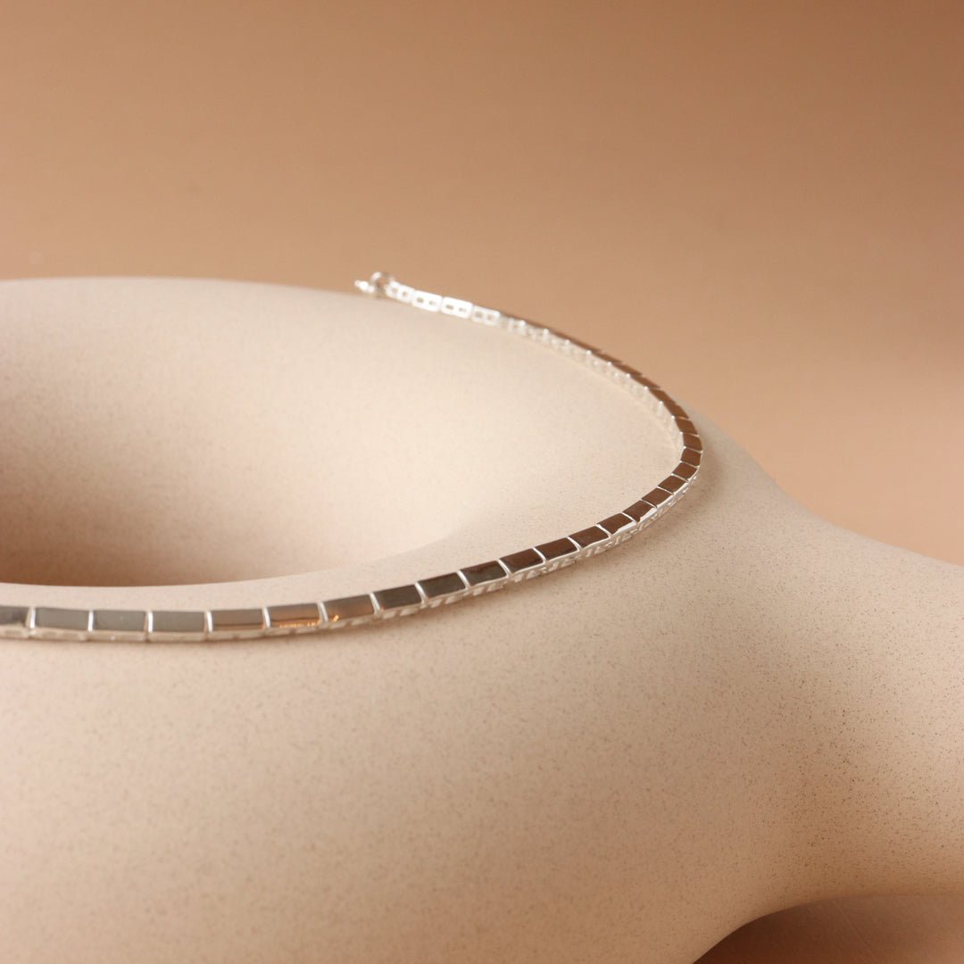 POISE BAR NECKLACE - SILVER - SO PRETTY CARA COTTER