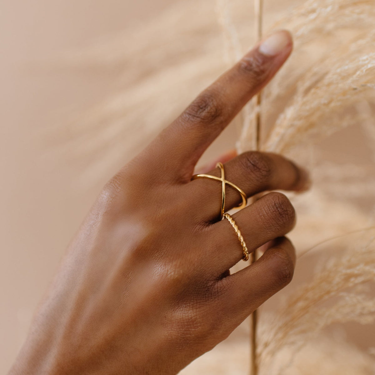 POISE CROSSED BAR RING - GOLD - SO PRETTY CARA COTTER