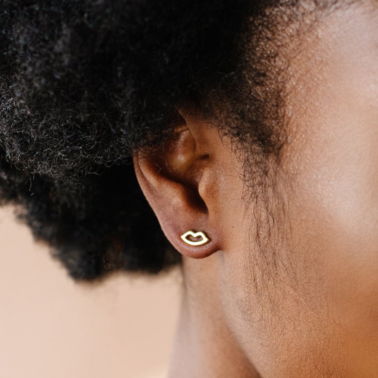 POISE KISS STUDS - GOLD - SO PRETTY CARA COTTER