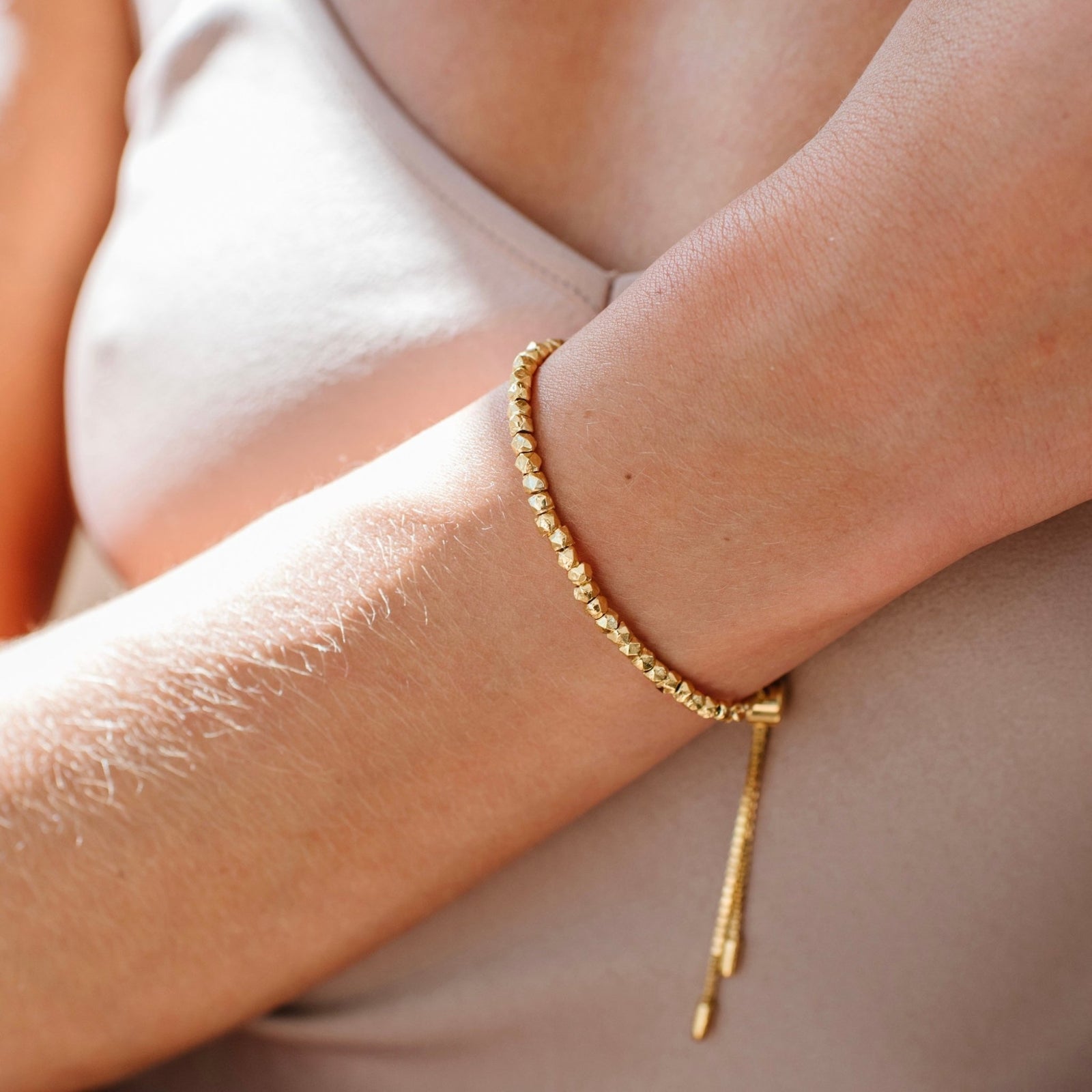 POISE NUGGET ADJUSTABLE BRACELET - GOLD - SO PRETTY CARA COTTER