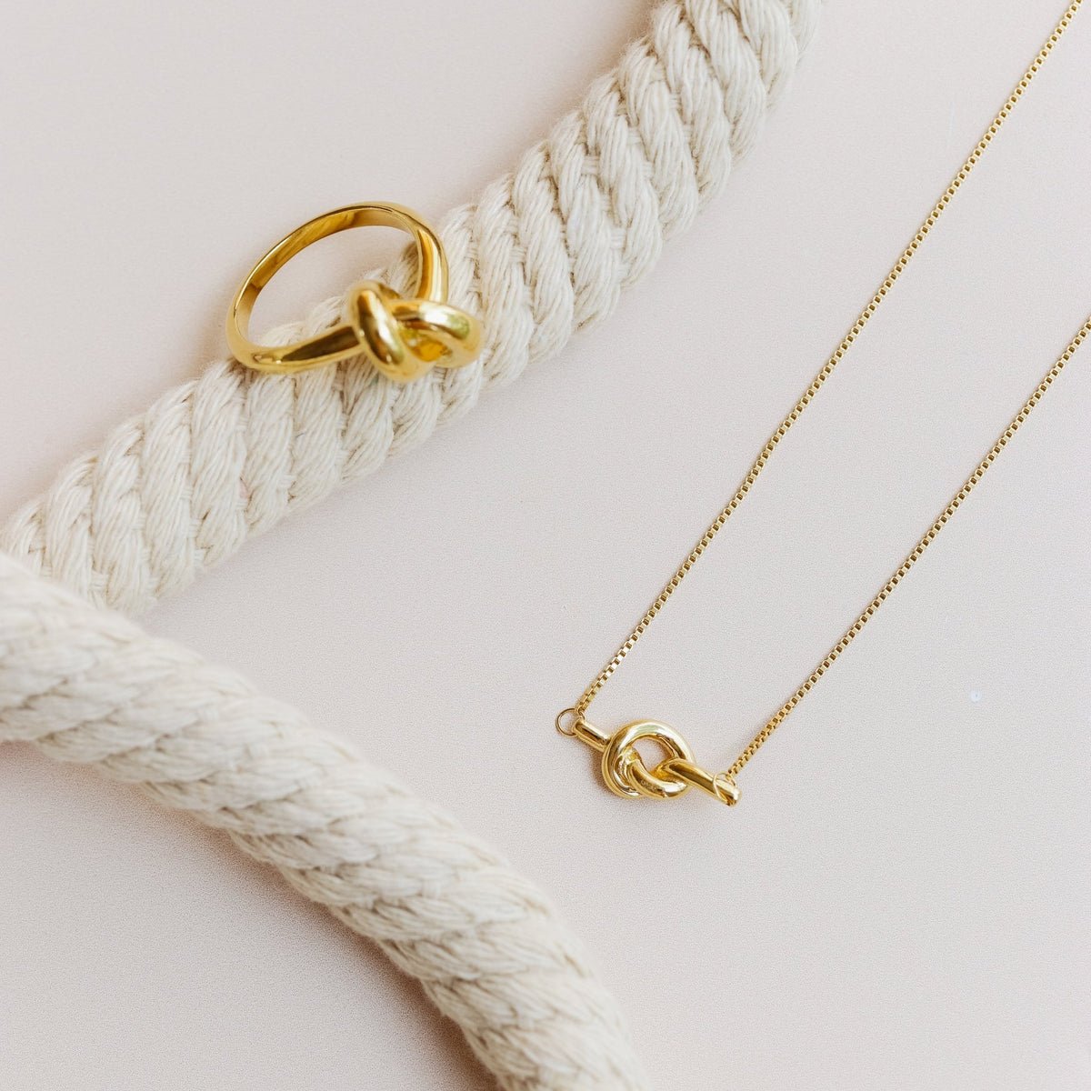 POISE OFFSET KNOT NECKLACE - GOLD - SO PRETTY CARA COTTER