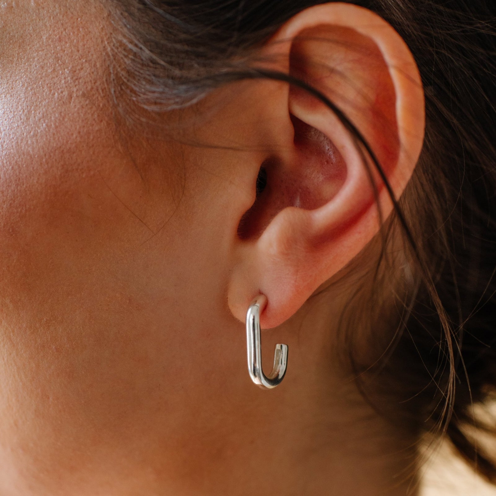 POISE OVAL HOOPS - SILVER - SO PRETTY CARA COTTER