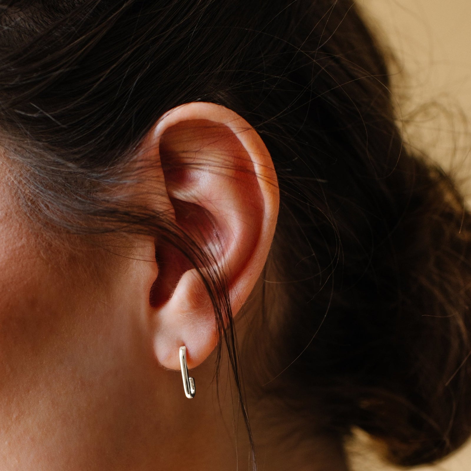 POISE OVAL HUGGIE HOOPS- SILVER - SO PRETTY CARA COTTER