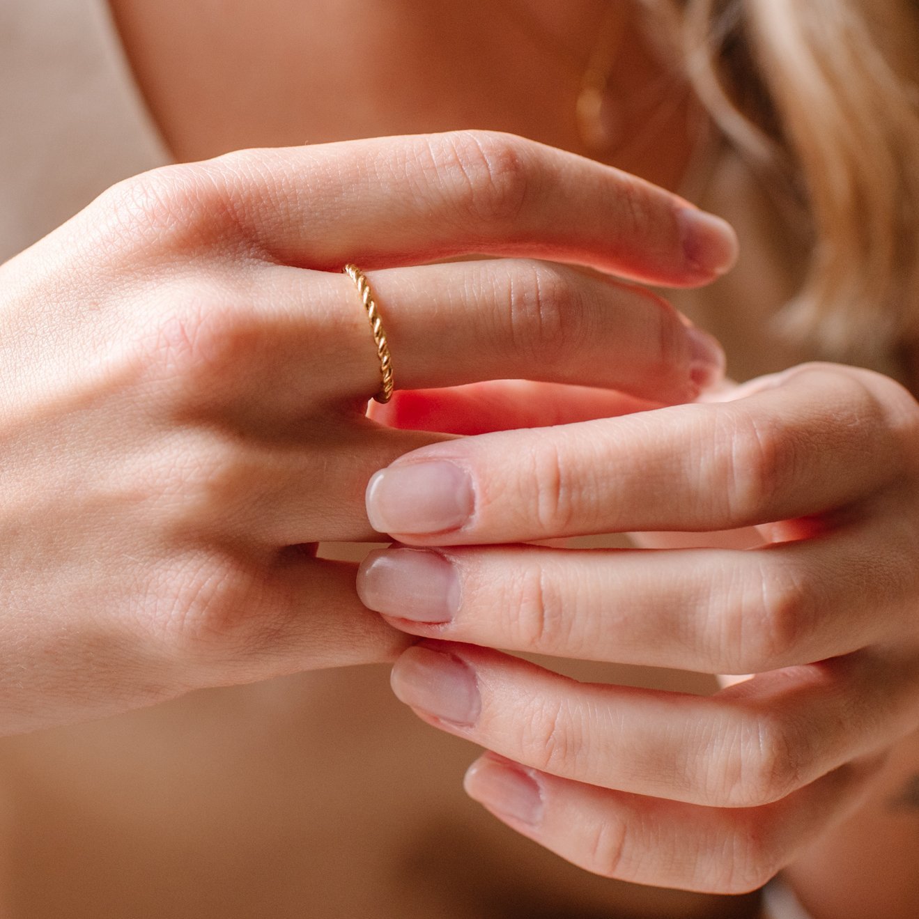 14K SOLID GOLD - FEARLESS THIN CABLE LINK BAND RING - SO PRETTY CARA COTTER