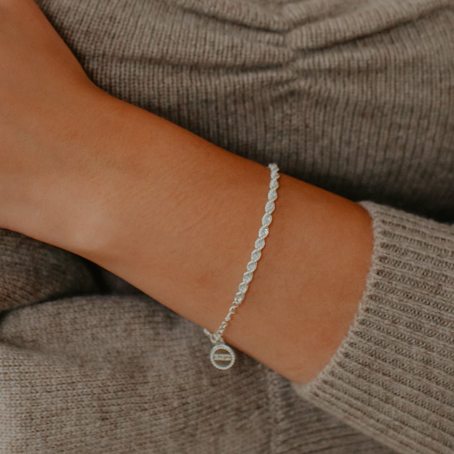 POISE TWISTED ROPE CHAIN BRACELET SILVER - SO PRETTY CARA COTTER
